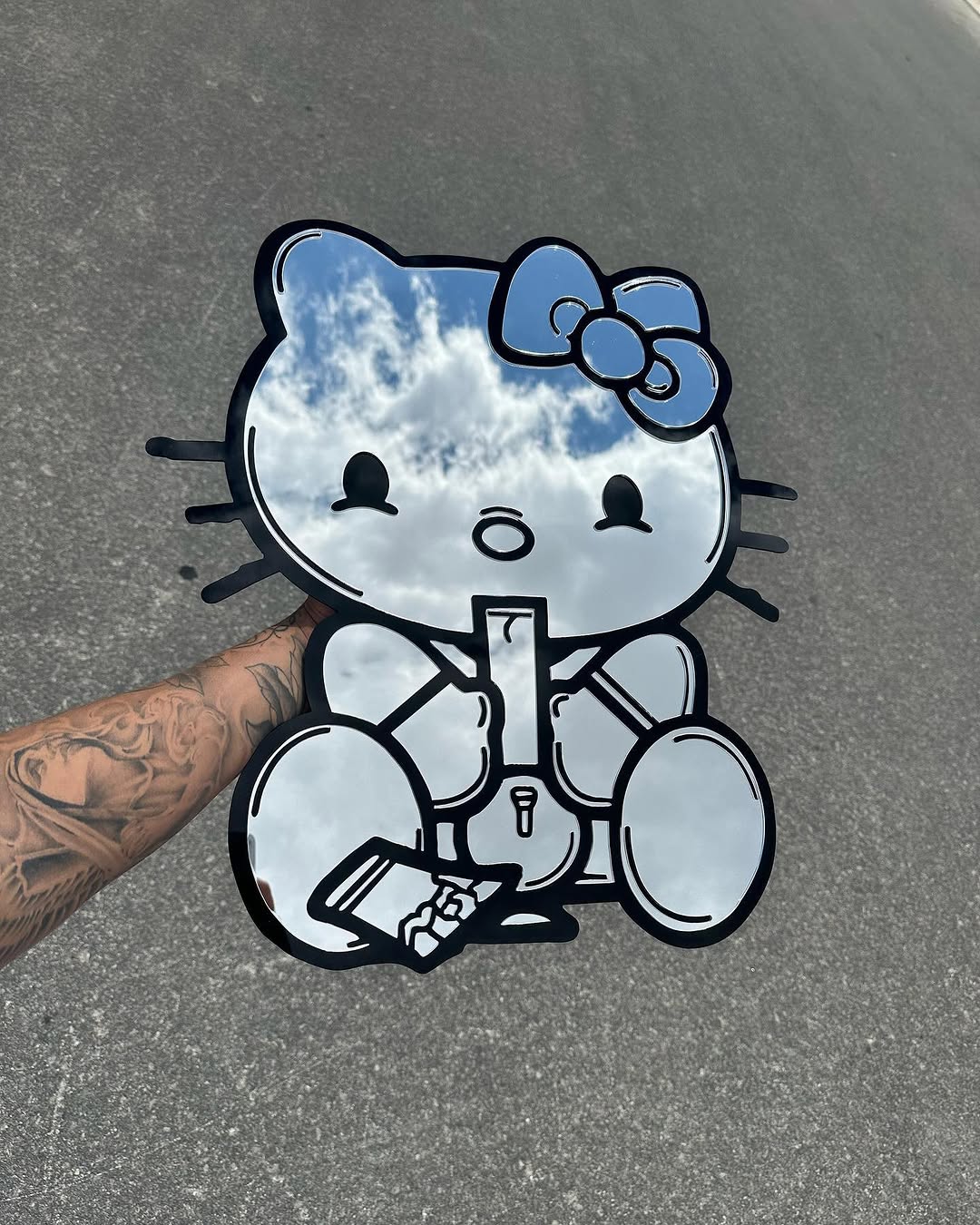 Lit kitty Mirror